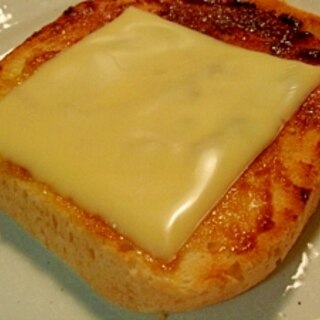 簡単カレーチーズトースト